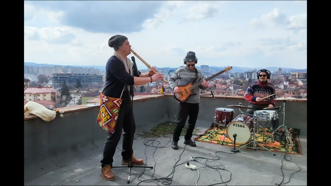 HANU' CU BRAGĂ - HAIDA, MĂ!  (Live de pe 'coperiș)