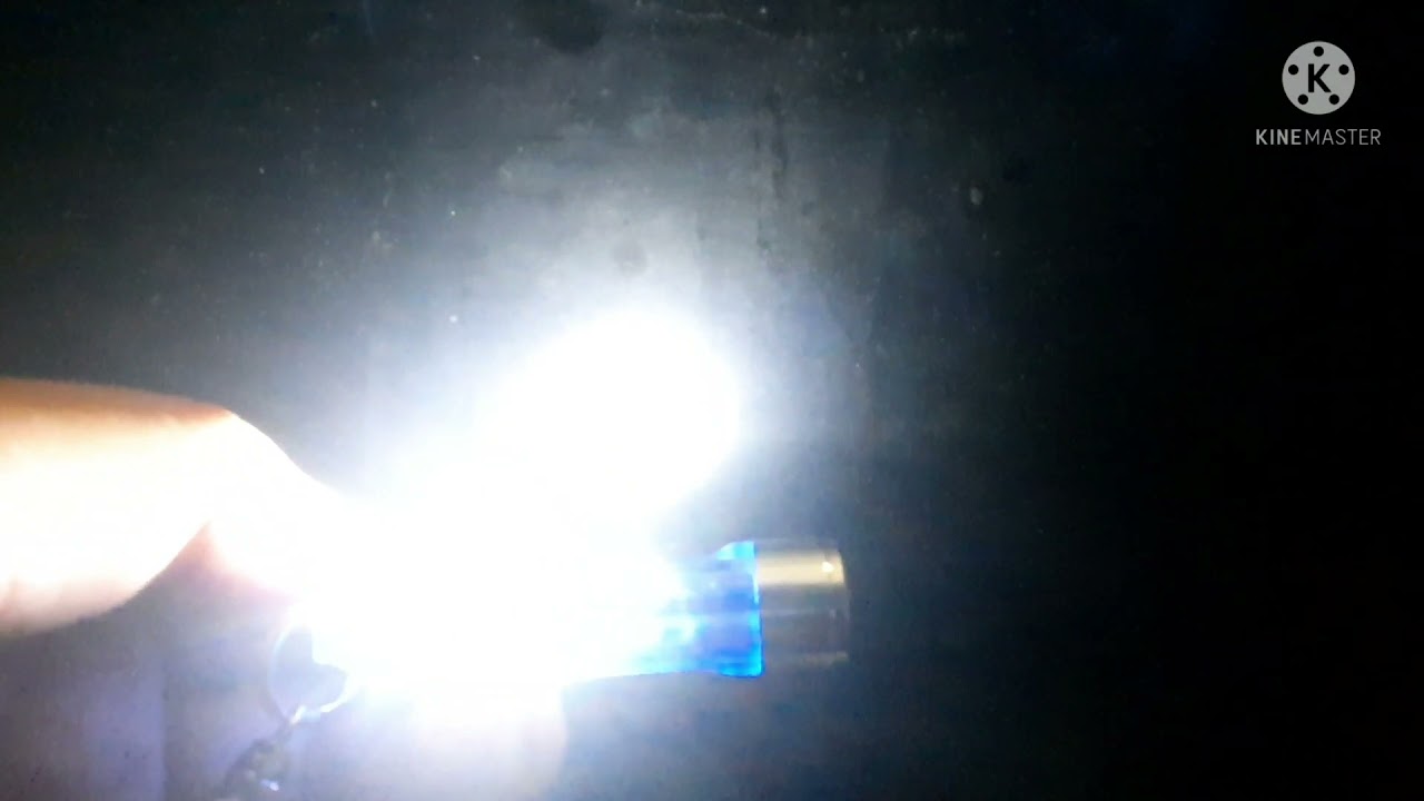 Boruit S11 Key Chain flashlight beamshot