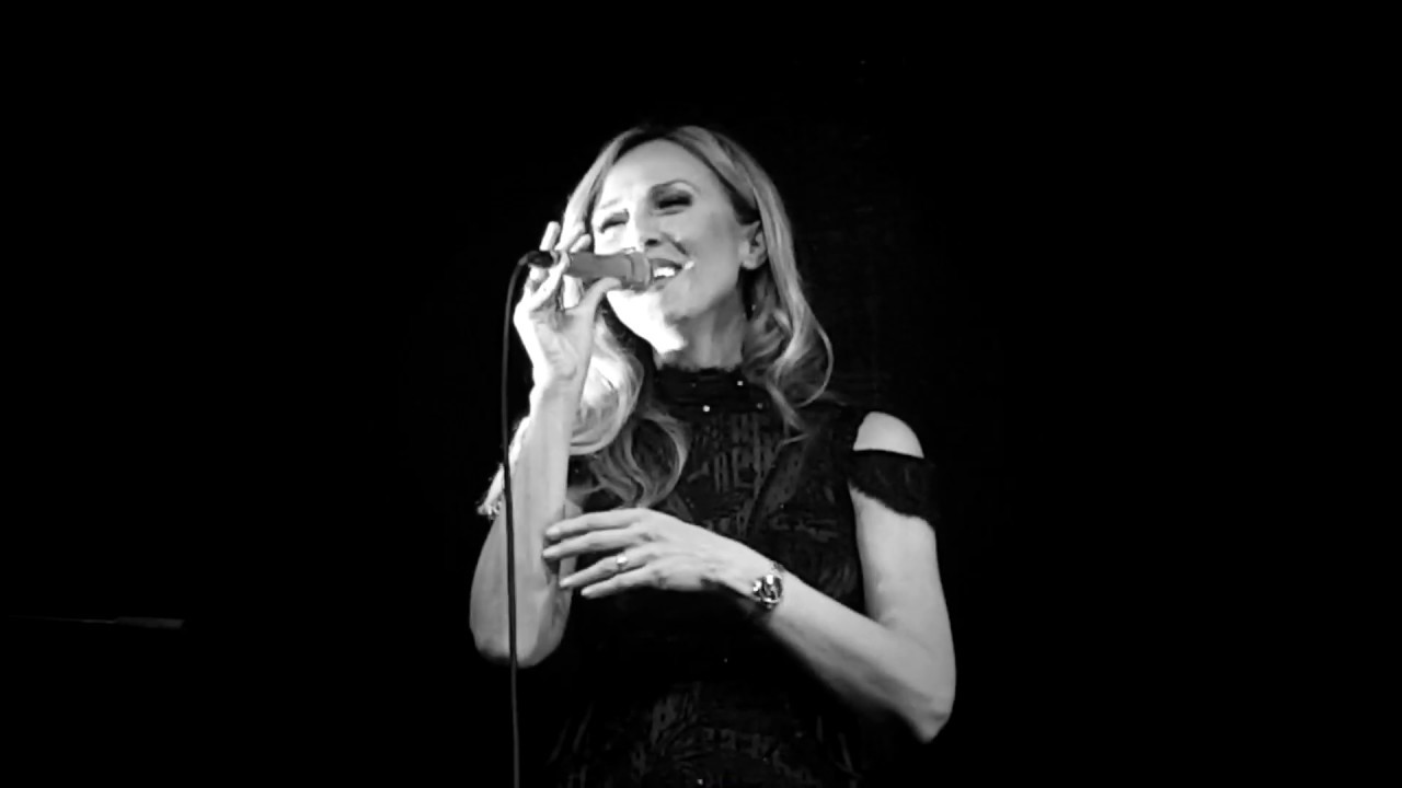 Aleksandra Radovic live / Oliver Dragojevic - Tko sam ja da ti sudim