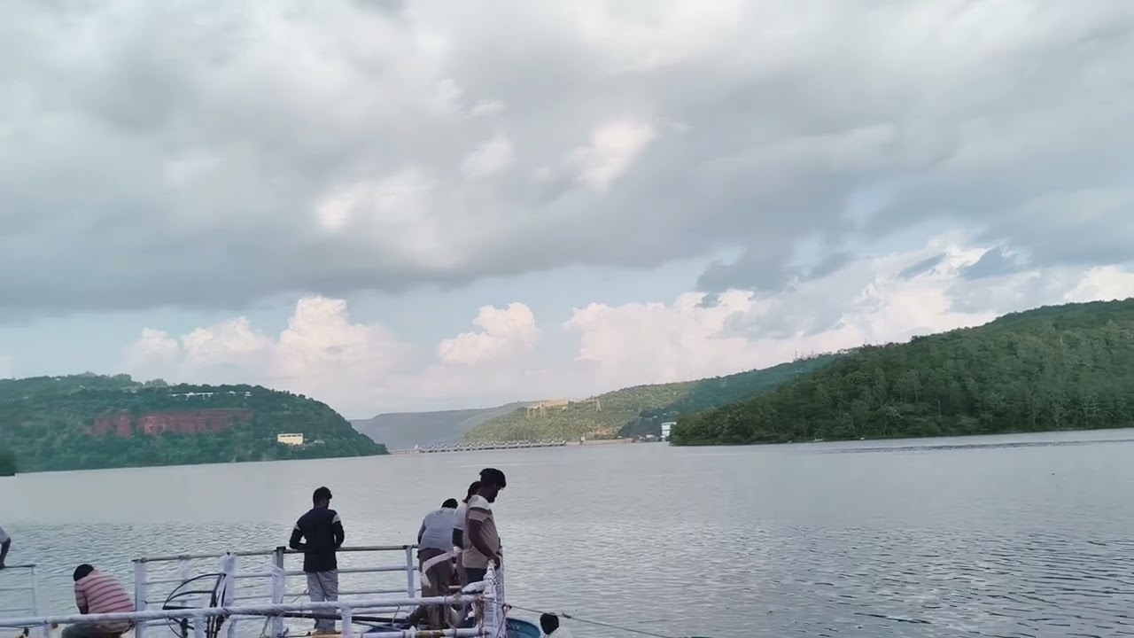 ನಾಗರ್ಜುನ್ ಡ್ಯಾಮ್ ಬ್ಯಾಕ್ ವಾಟರ್. 