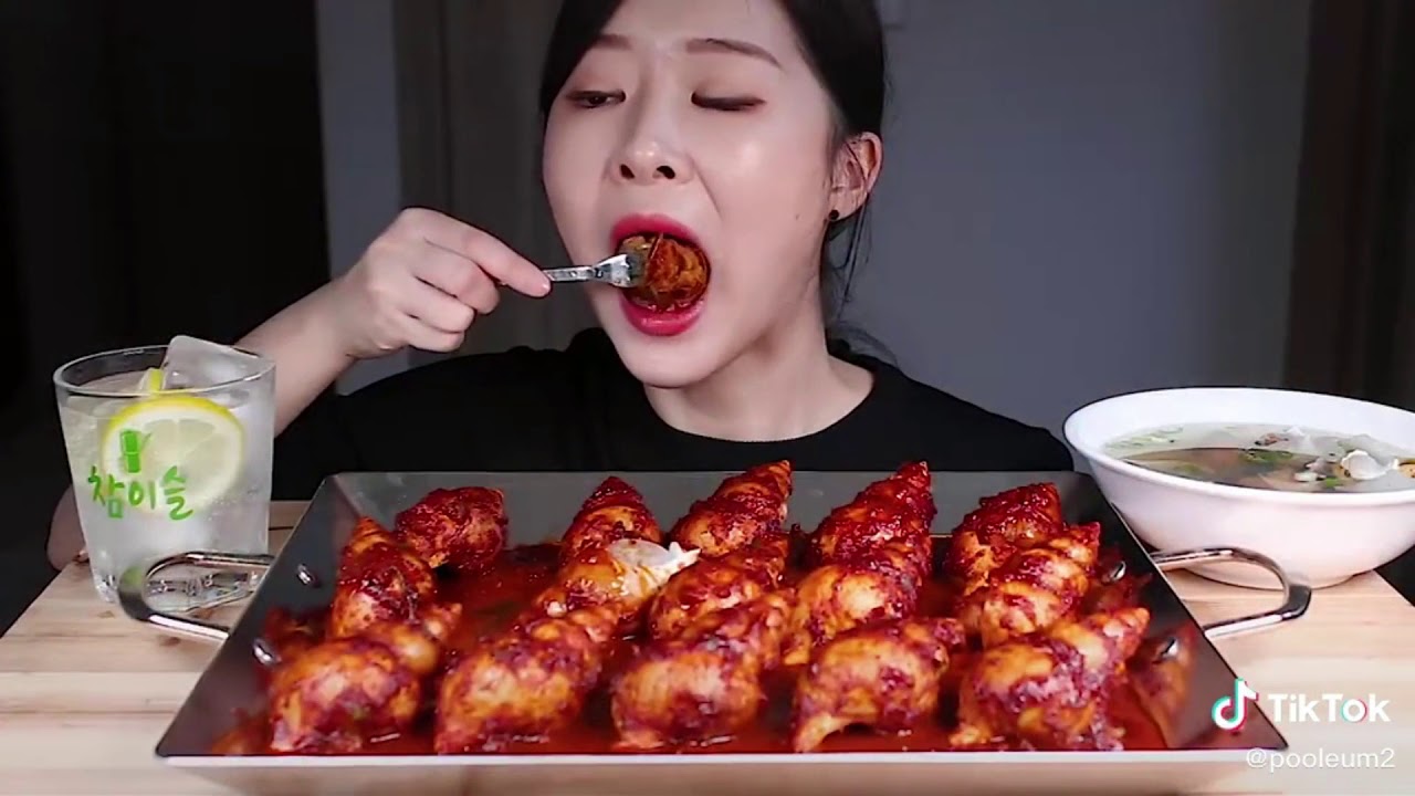 MUKBANG :) SPICY CHICKEN STEW (Dak-bokkeum-tang), TUNA RICE BALL, STEAMED EGGS | bokyoung. 응급실 닭볶음탕