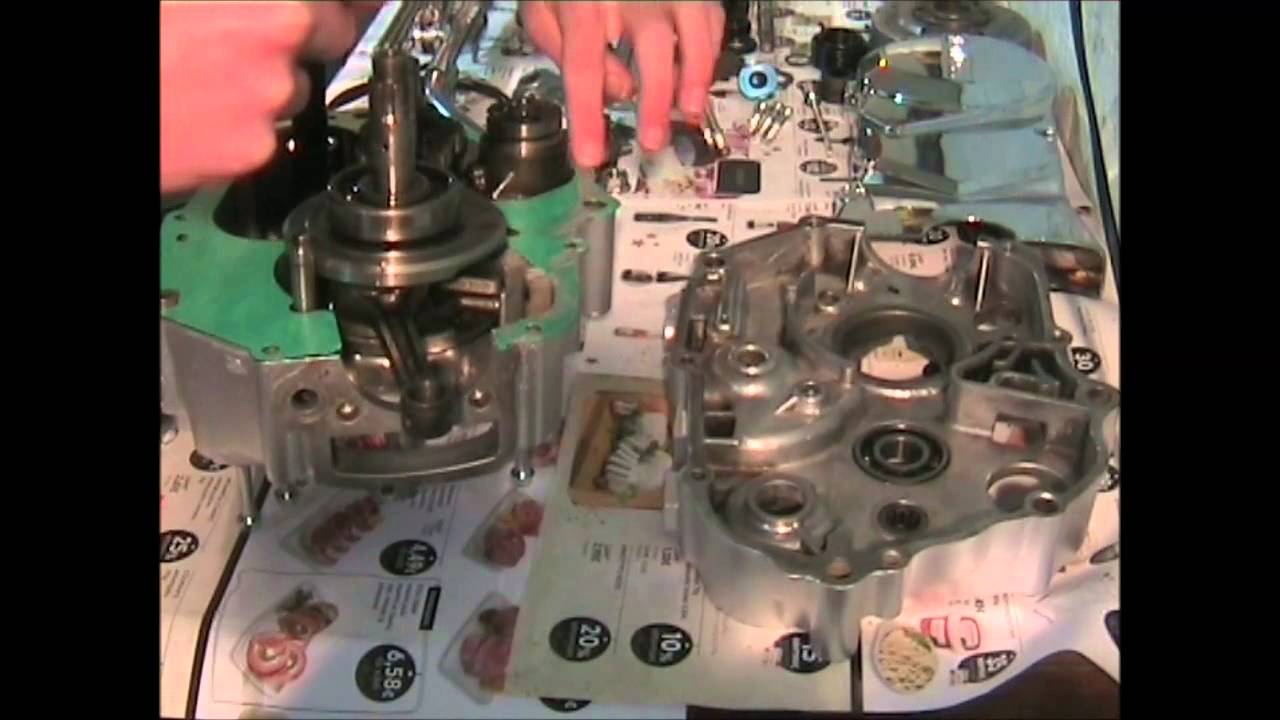 Honda C50 6v engine assembly : Part 1