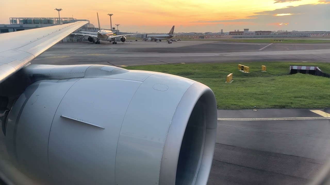 GE90 Engine Start. Singapore Airlines Boeing 777-300ER