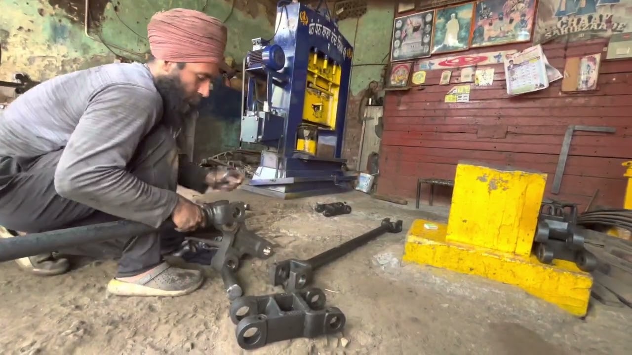 Leyland 3718 bell crank bush #repair #hardwork #kamanipata . Kamani patte k bush