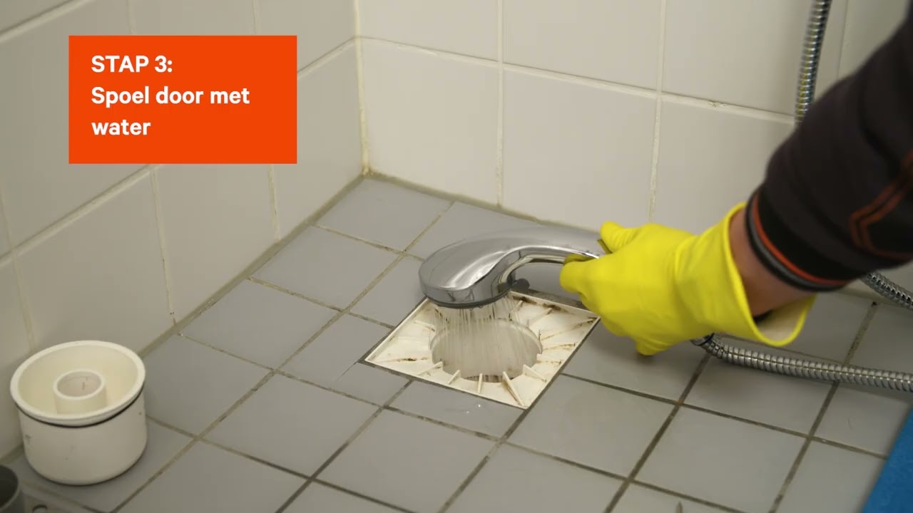 Algemeen onderhoud: ontstoppen afvoer, doucheputje, toilet.