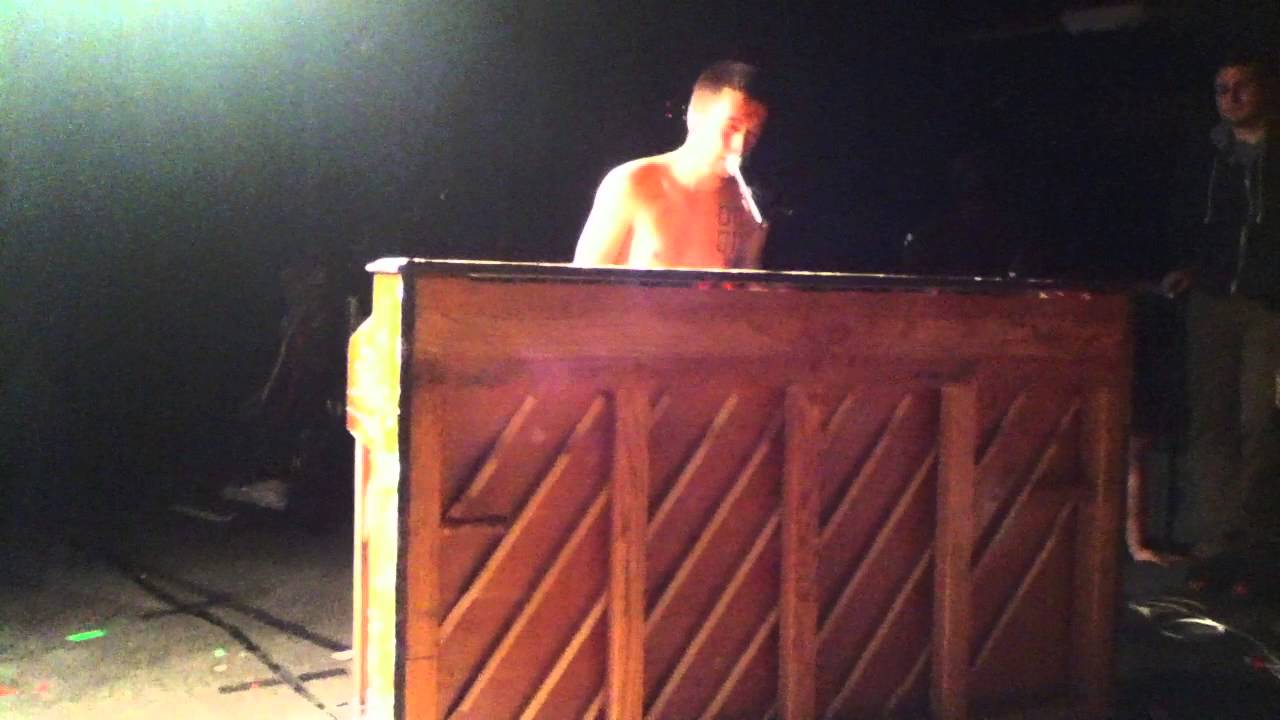 Twenty One Pilots - Truce (The Basement)