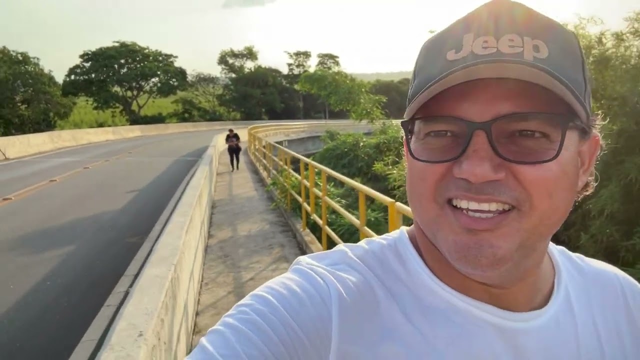 Pôr do sol na ponte do rio alto capim Canaã 