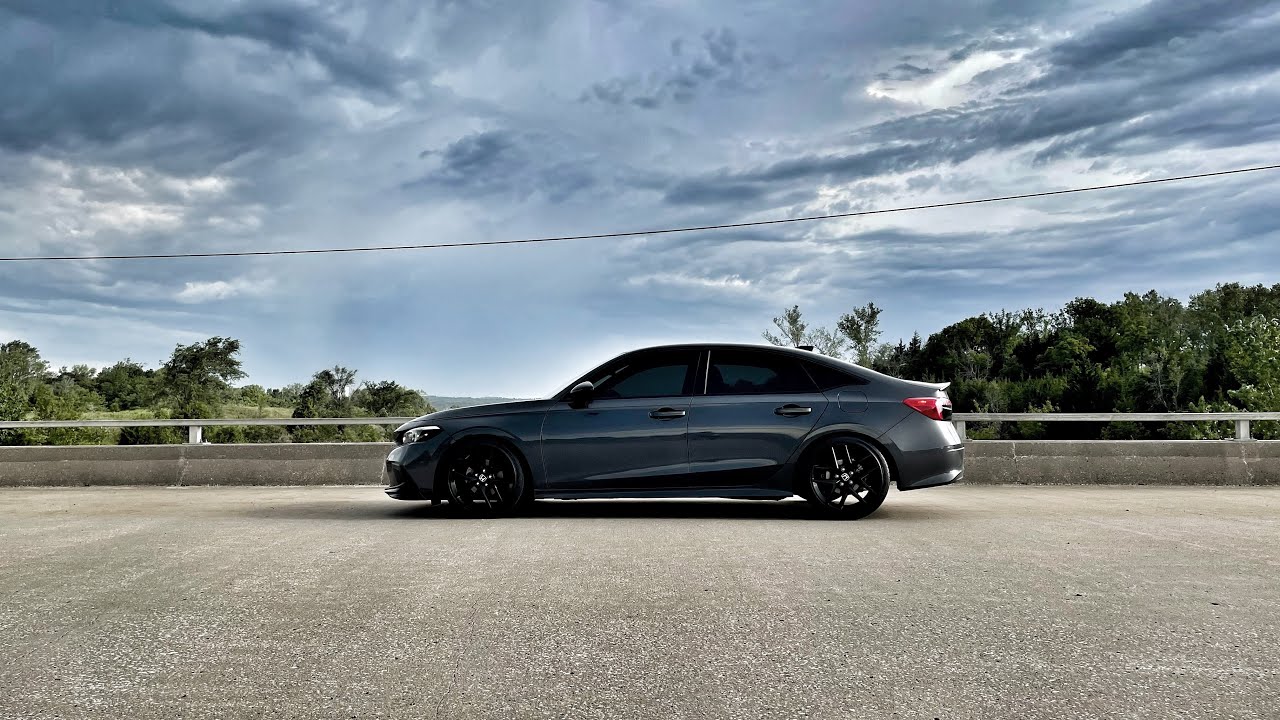 The coolest mod for a 2022 Civic? Netflix and YouTube on your OEM touchscreen!