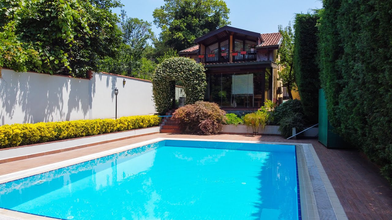 &Ccedil;amlıca - Kısıklı&rsquo; da M&uuml;stakil Parsel i&ccedil;inde Havuzlu Satılık 2 Adet Villa