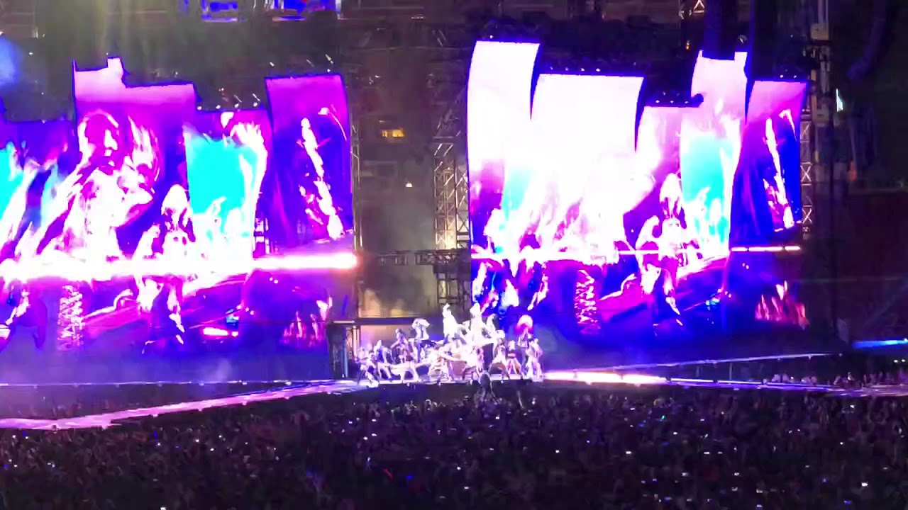Taylor Swift “Look What You Made Me Do” clip Levi Stadium Santa Clara, CA 5/11/18