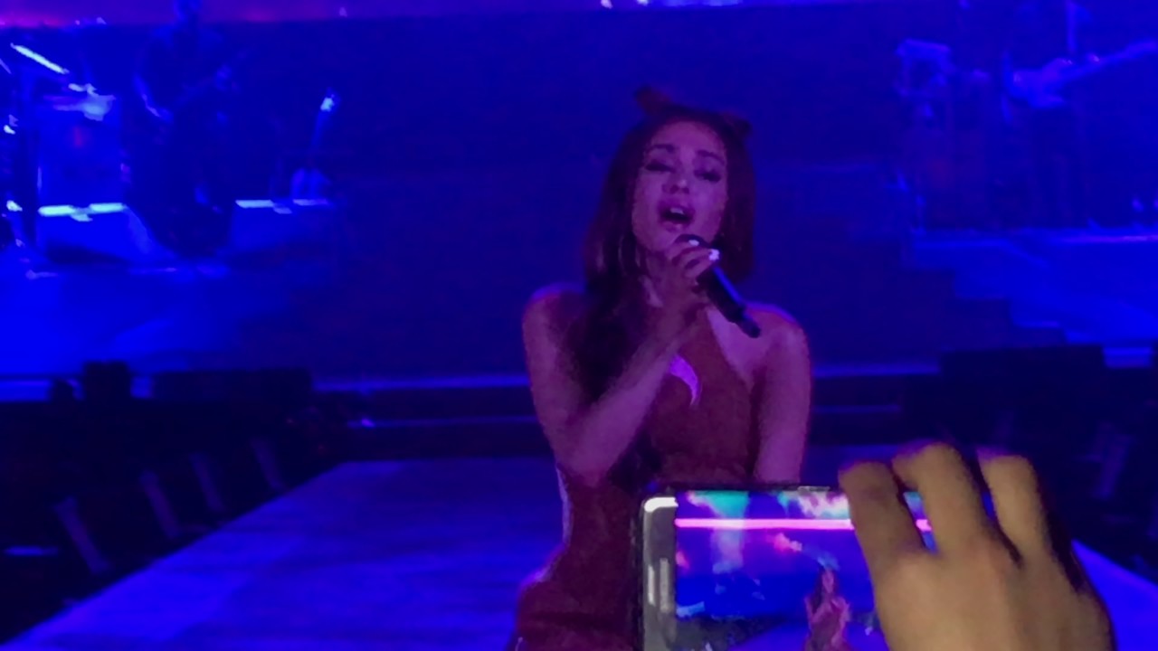 Moonlight - Ariana Grande Dangerous Woman Tour Mexico 2017 13 Julio