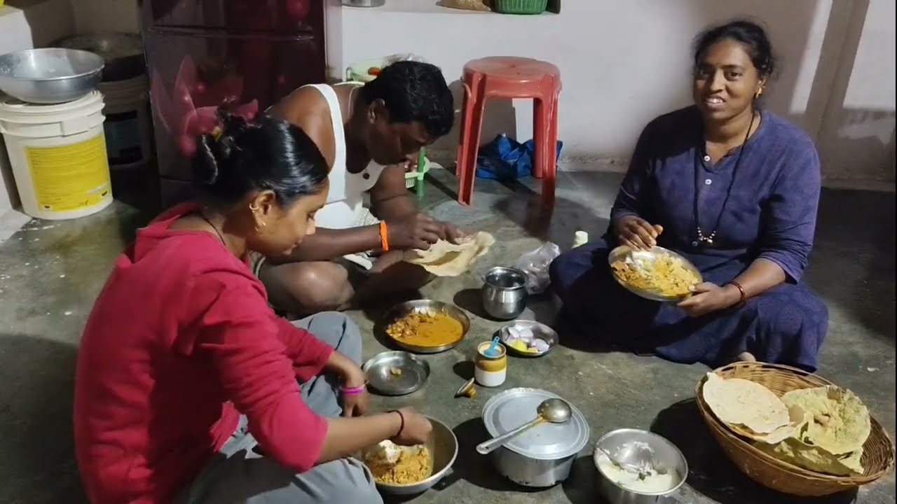 ನಮ್ಮ ದೇವಿಗೆ ವರ ಹುಡುಕಿದ್ವಿ ನಿಮಗೂ  ನೀವು ನೋಡಿರಿ ವರ ಯಾರೆಂದು ತಿಳಿದೂ ಶಾಕ ಆಗಬೇಡಿ ಆಯ್ತಾ ವರ ಓಕೇನಾ ನಿಮಗೆ ಹೇಳಿ 
