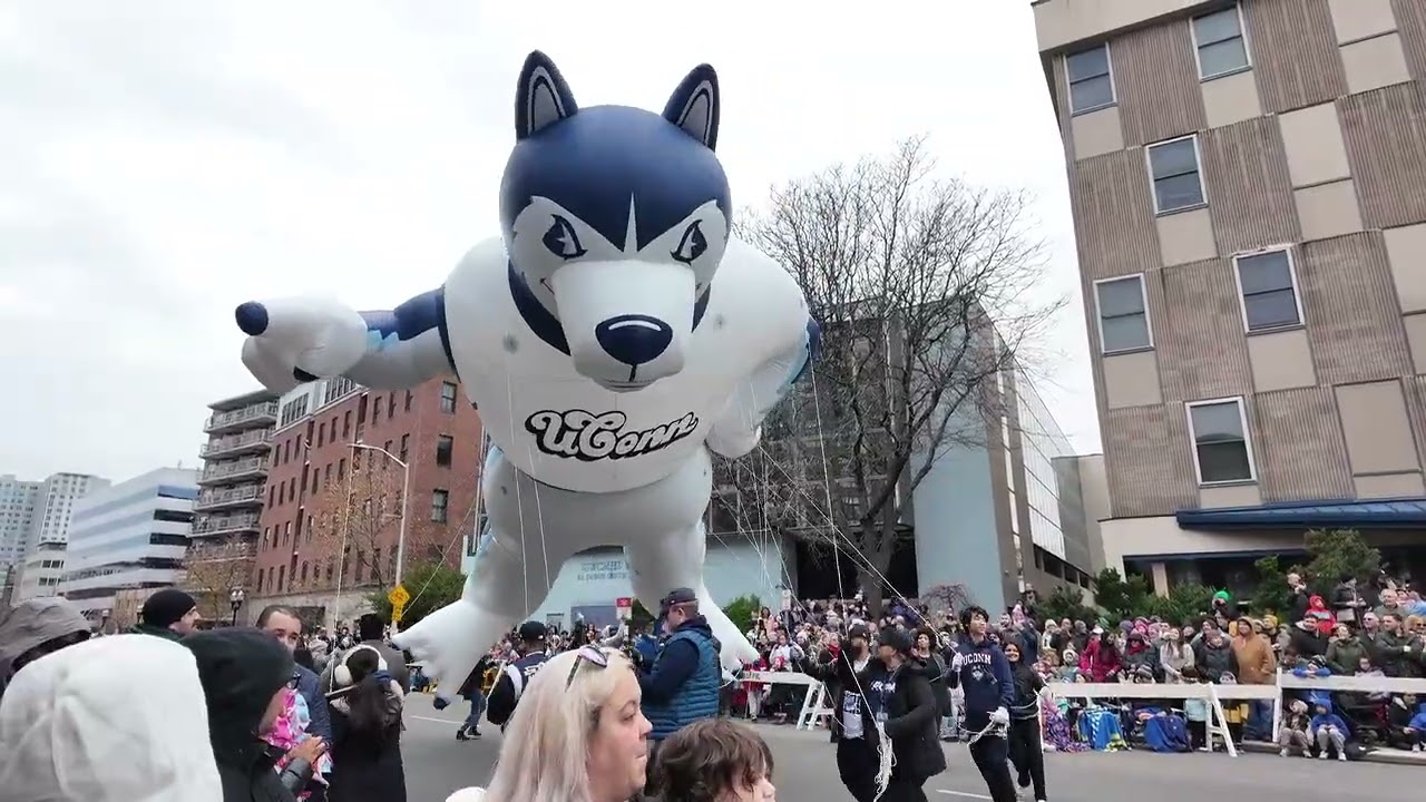 Parada de Thanksgiving en Stamford CT 2025 3 video