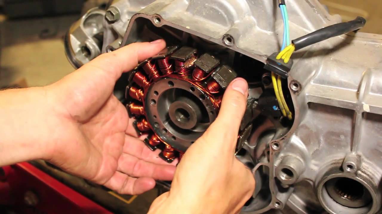 Часть 12 - 1 - Suzuki Burgman 650 Снятие деталей двигателя | MicBergsma