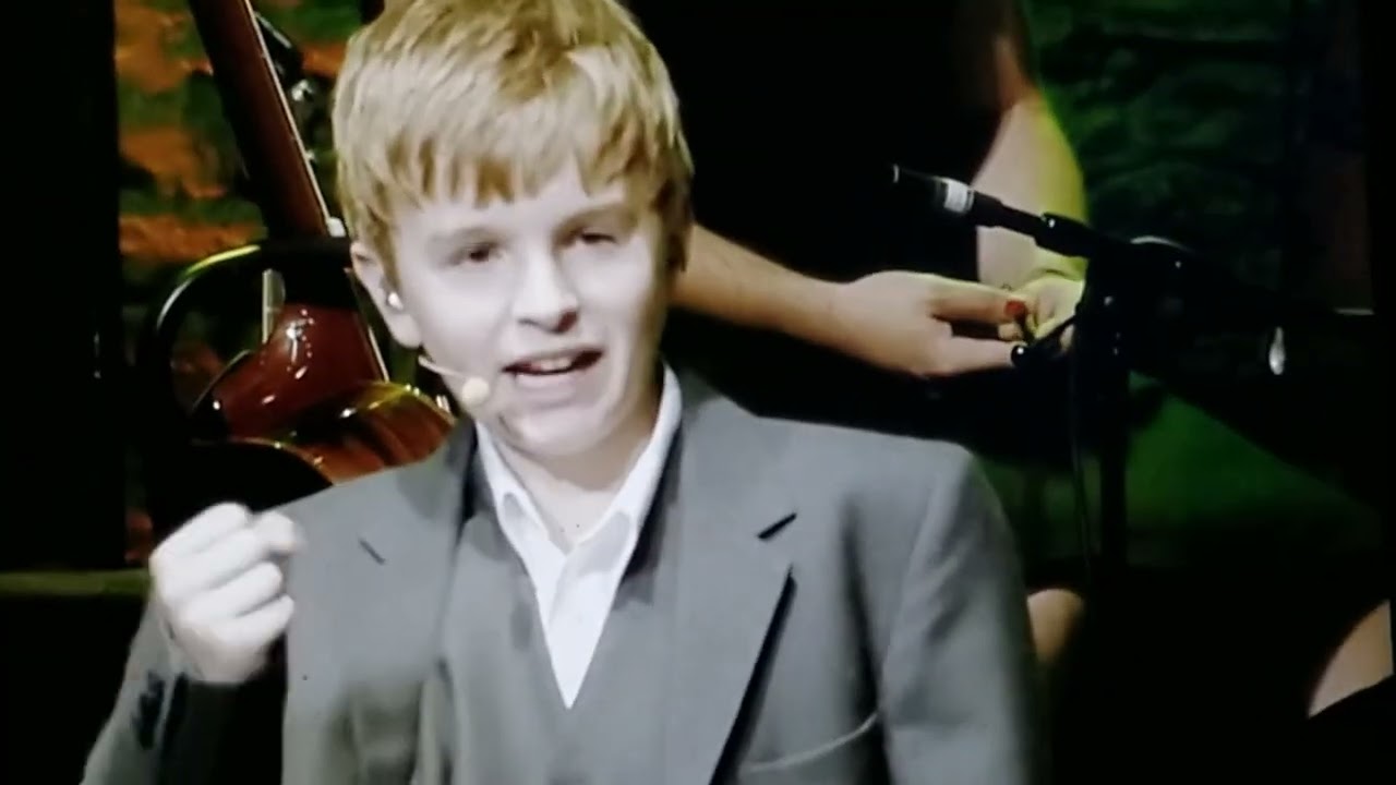 celtic Thunder Ireland's call  live sang by the Celtic Thunder band