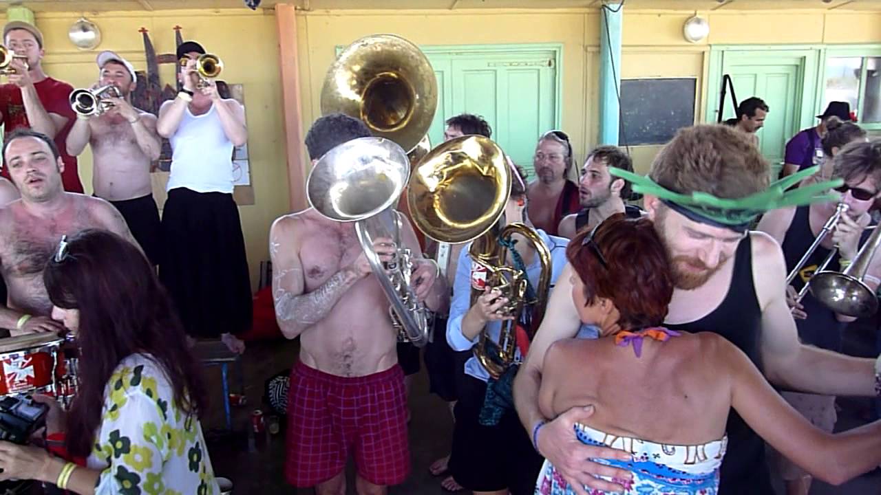 Lapins Superstar - Festival de fanfares de Montpellier 2013