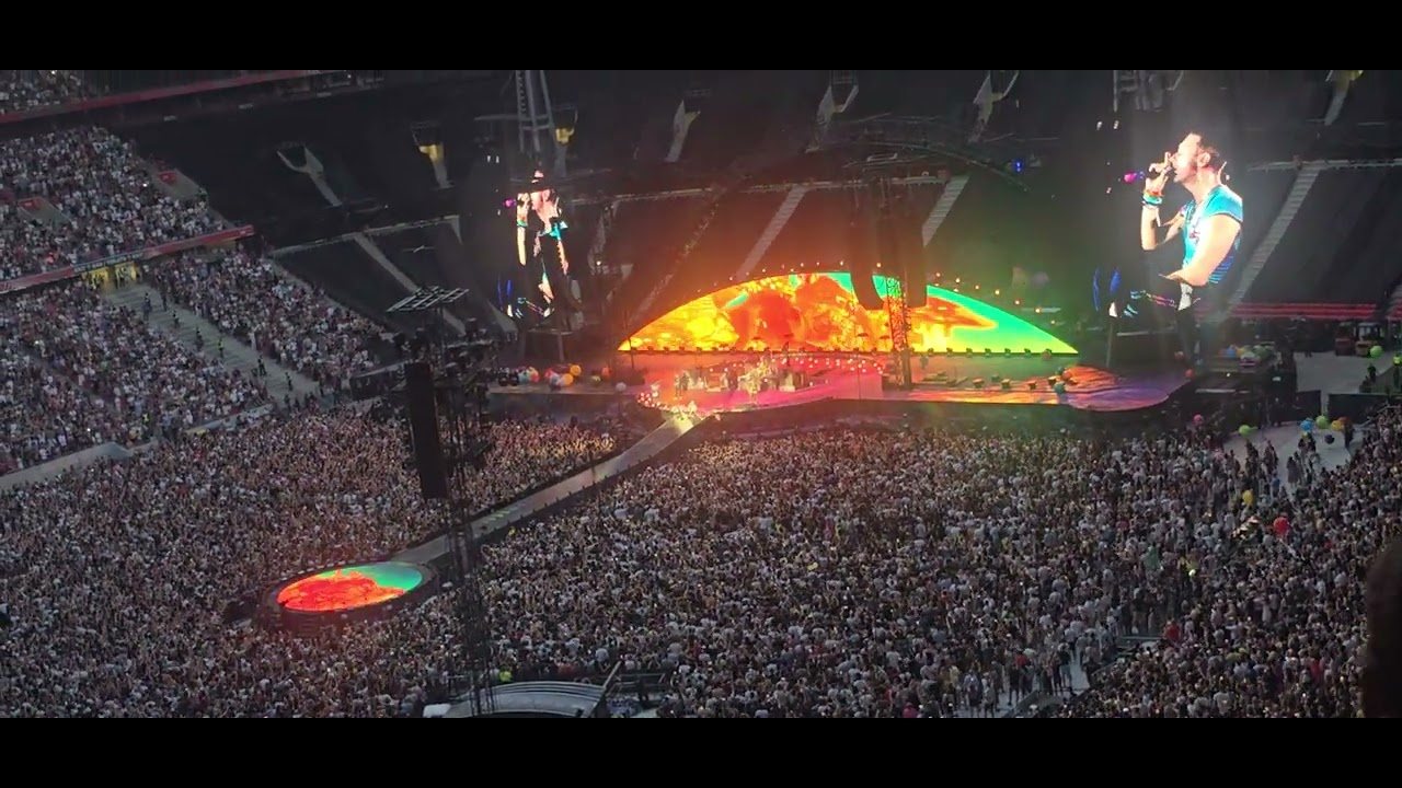 Coldplay - Adventure of a Lifetime + Paradise