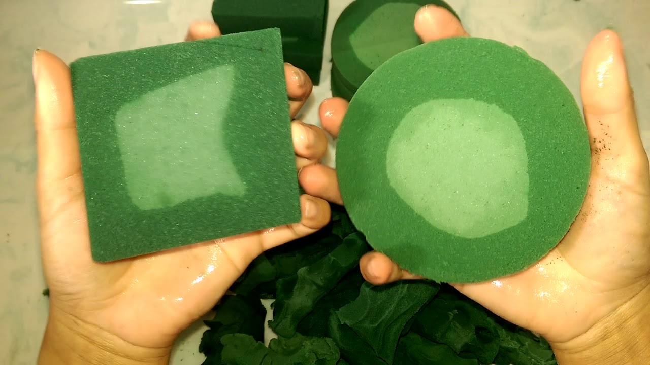 Partially soaked floral foam crushing