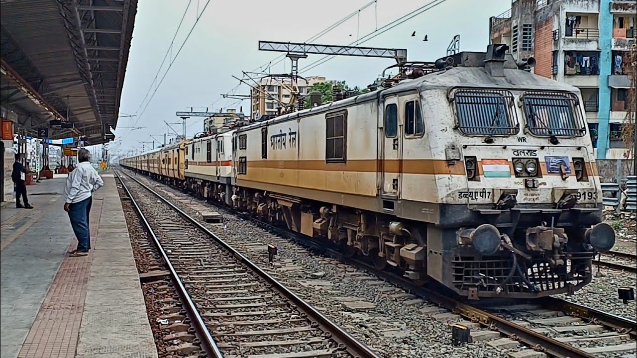 Melodies Announcement Of Swaraj Sf Express + Udhna Special At Vapi Railway Station | IR