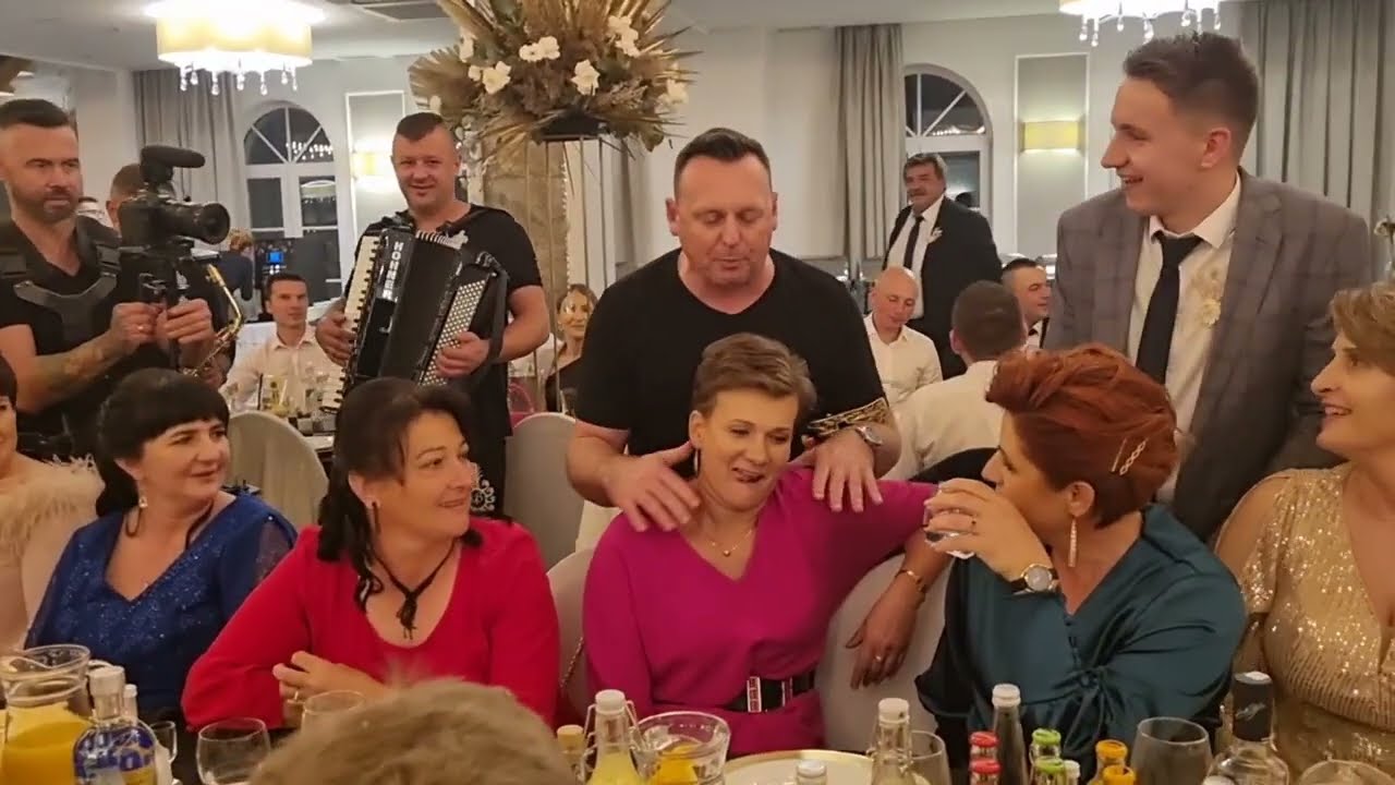 IDYMY Z MŁODYMI CO BY WOM POŚPIEWAĆ !!! obgrywki weselne
