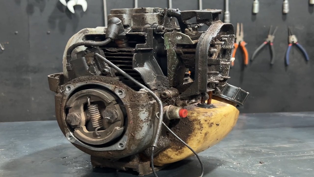 RESTORATION OF OLD RUSTY BRUSH CUTTER | Restore japane 4-stroke Mower