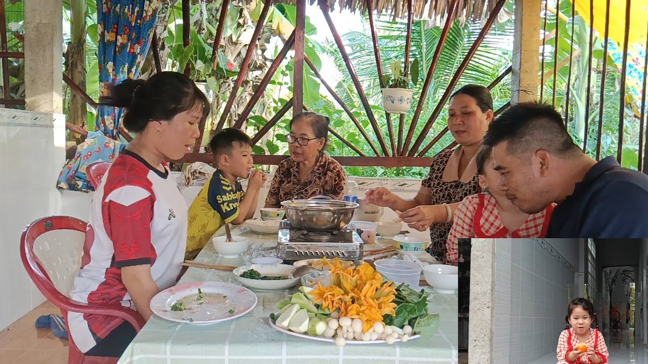 Đi Làm Về Mà Gặp Ngay Nồi Lẩu Cua Đồng Thì Còn Gì Bằng HTMT & Family 