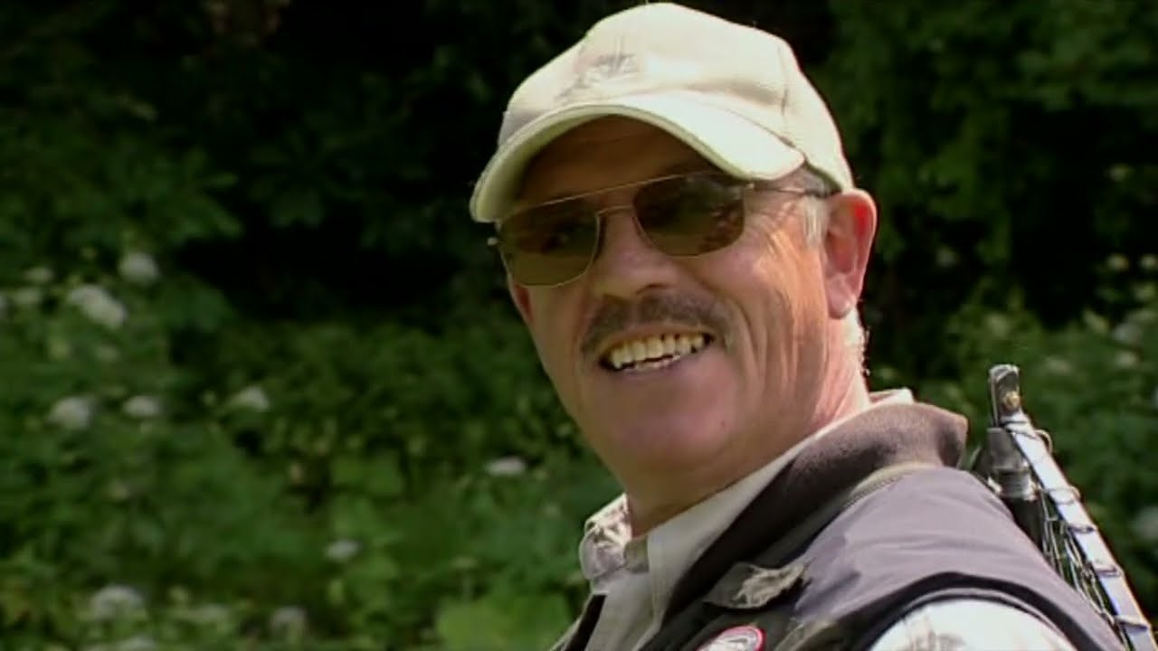 Born to Fish - With Mike Hobbs.  Ep 6.  River Avon