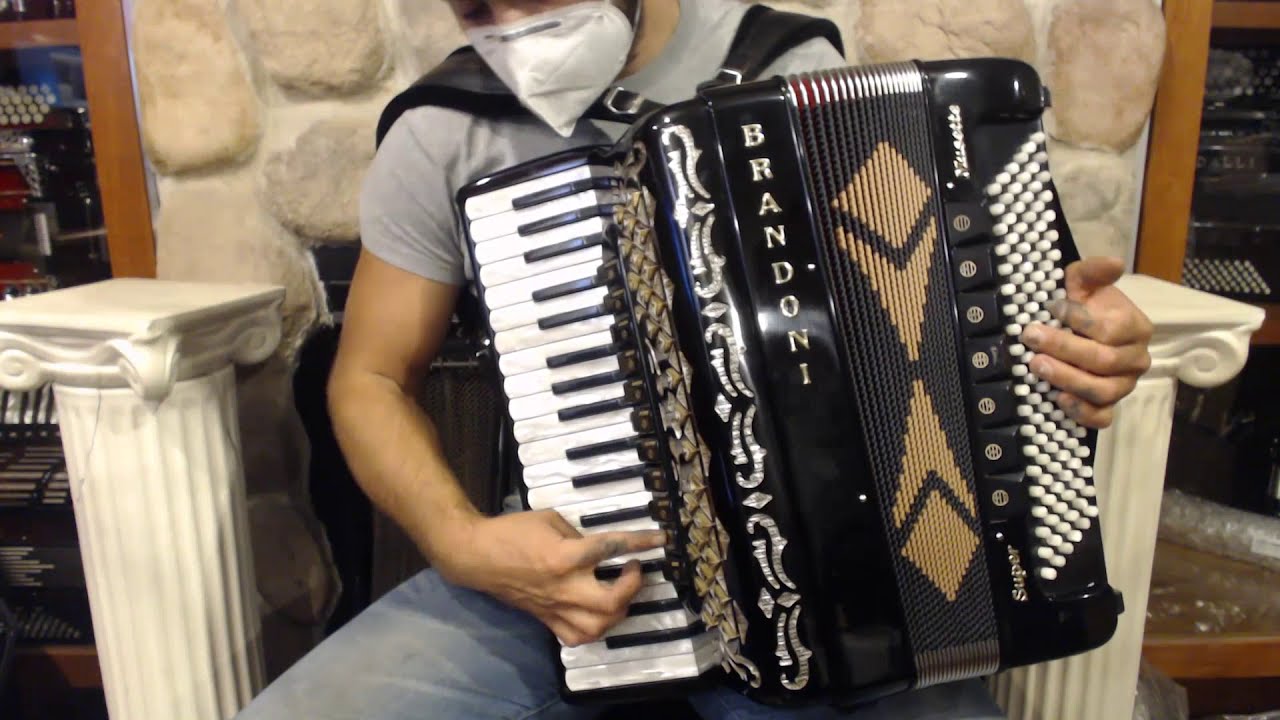 3986 - Like New Black Brandoni 130CL Super Musette Piano Accordion LMMM 37 120 $3999