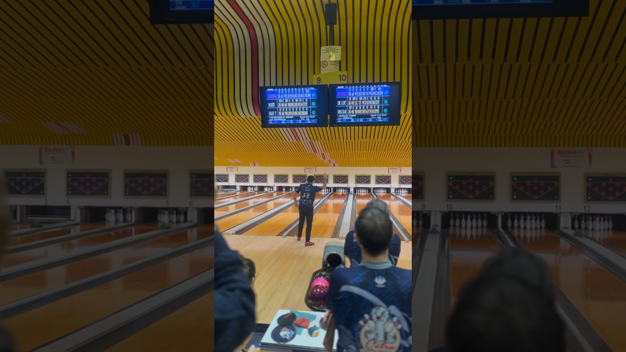 First 300 game in a wooden bowling alley🪵🎳 #bowling #300game #viral #shorts #pbatour