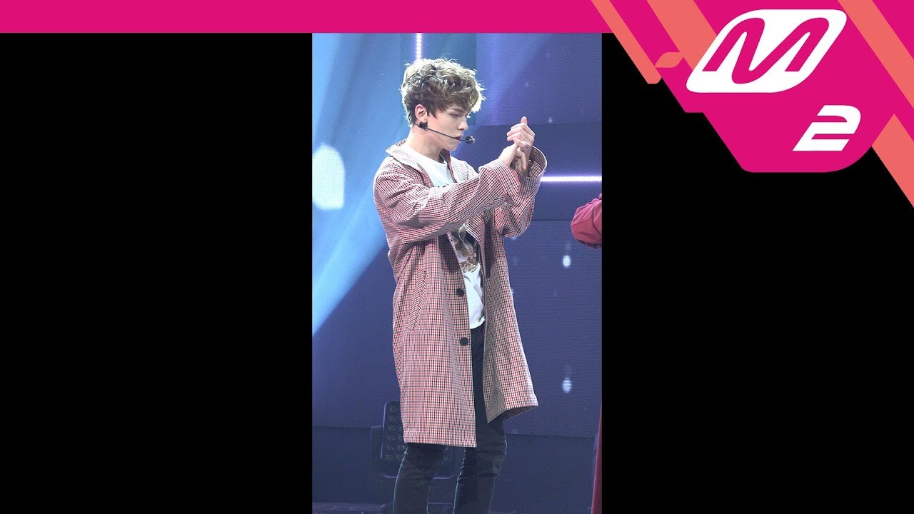 [MPD직캠] 세븐틴 버논 직캠 '고맙다(THANKS)' (SEVENTEEN VERNON FanCam) | @MCOUNTDOWN_2018.2.8