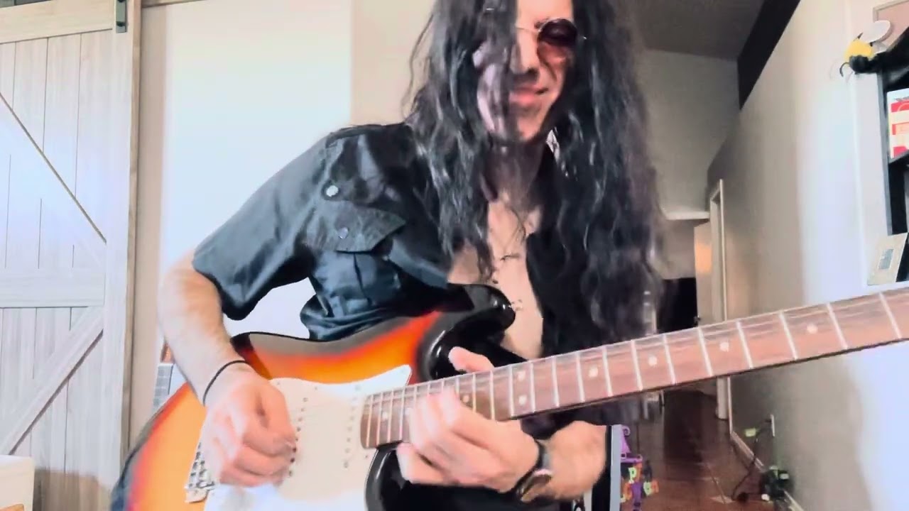 Mike Campese - Ace Frehley tribute Clip.