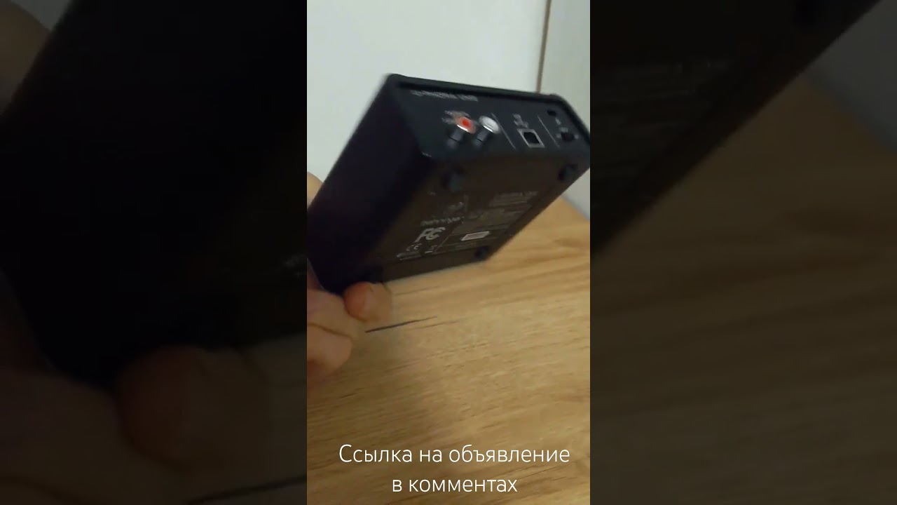 Продам внешнюю звуковую карту Behringer U-Phoria UM2