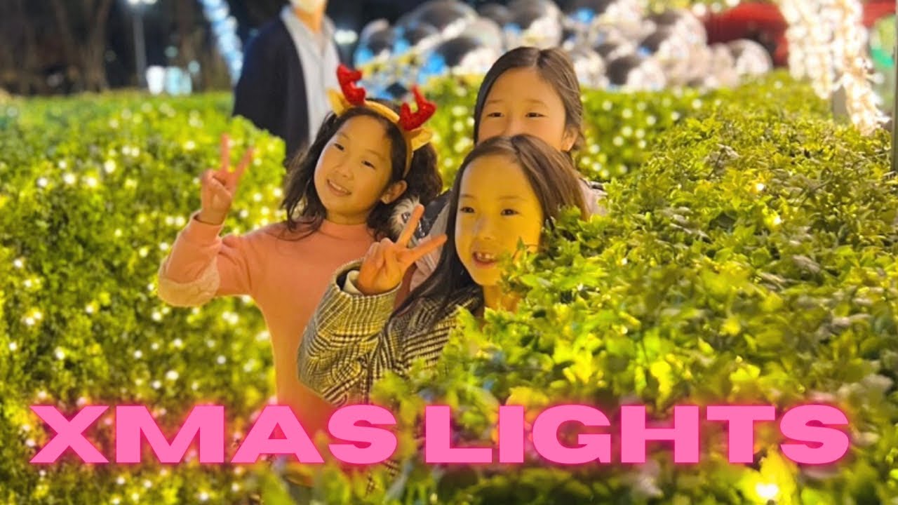 CHRISTMAS LIGHTS at Lotte World Tower | Tell a Friend