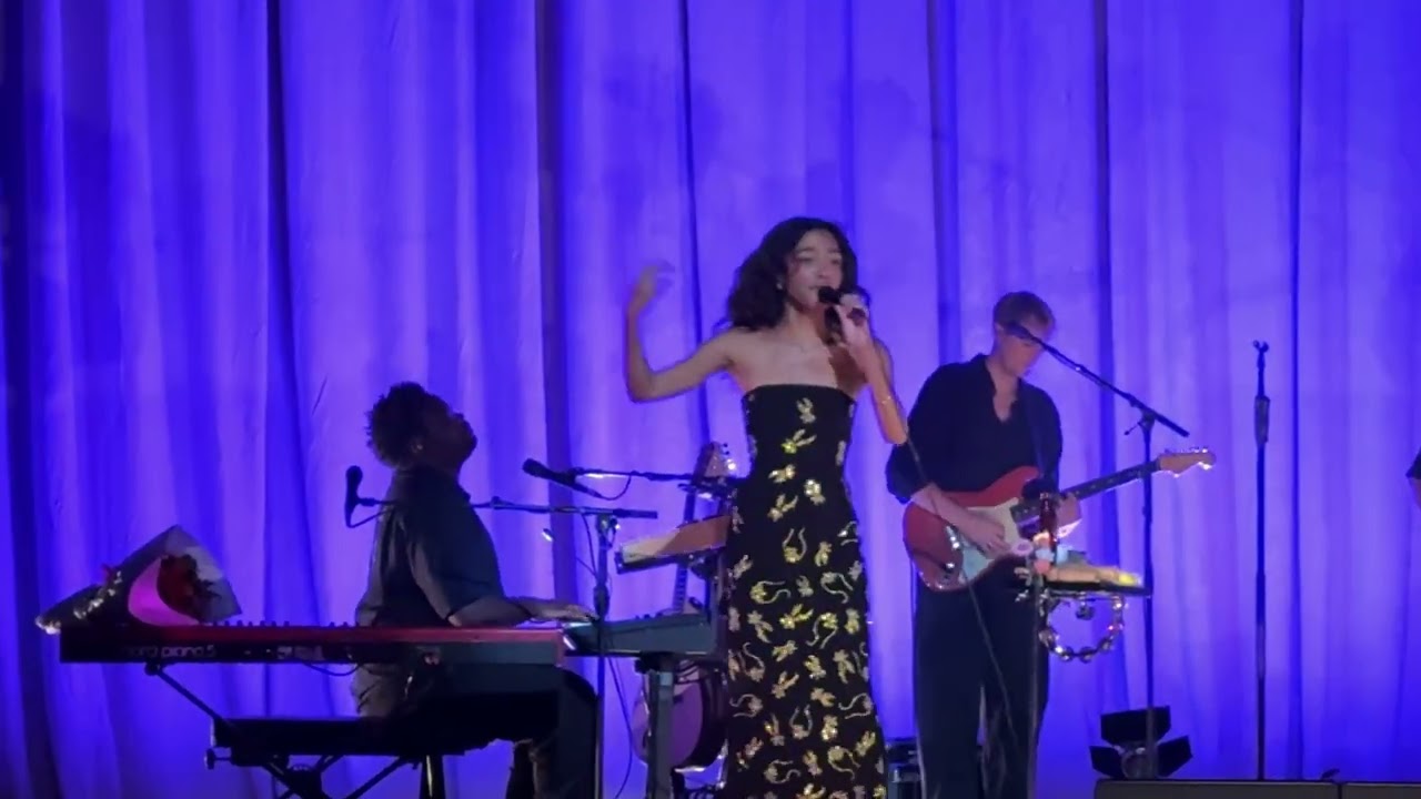 Dive - Olivia Dean (Live from The Warfield, San Francisco)