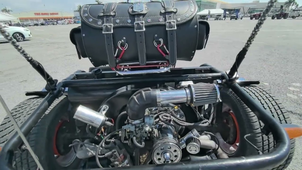 Triciclo con motor de Volkswagen Vocho 1600 | Old School Fest 2025 Campeche