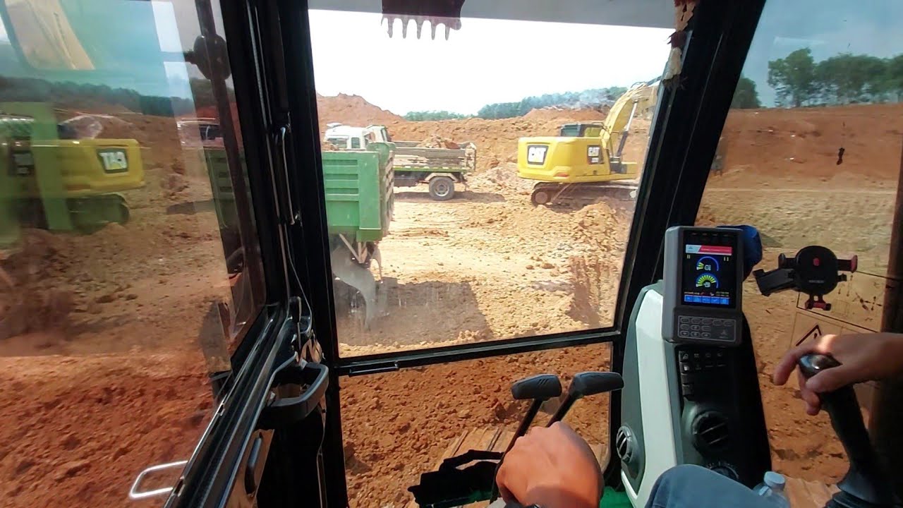 รับชมภายในเก๋ง.SANY SY215C กับงานขุดสระเก็บน้ำใช้เพื่อการเกษตรปลูกทุเรียนอยู่จังหวัดจันทบุรี