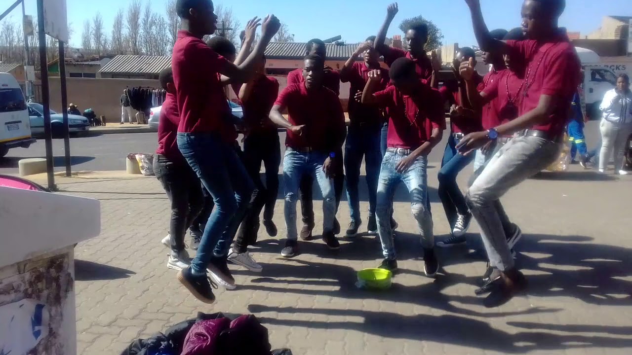 Umbono Male Singers Sesiphunyikile