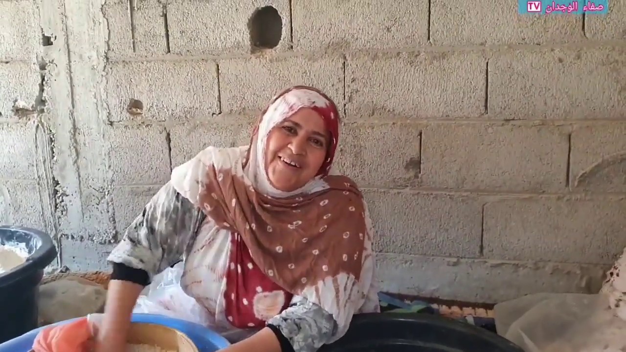 طريقة صنع الكسكس الخماسي المشهور بخمس أنواع من الدقيق🌾🌾🌾🌾 مع بنت لالة حادة مربوحة