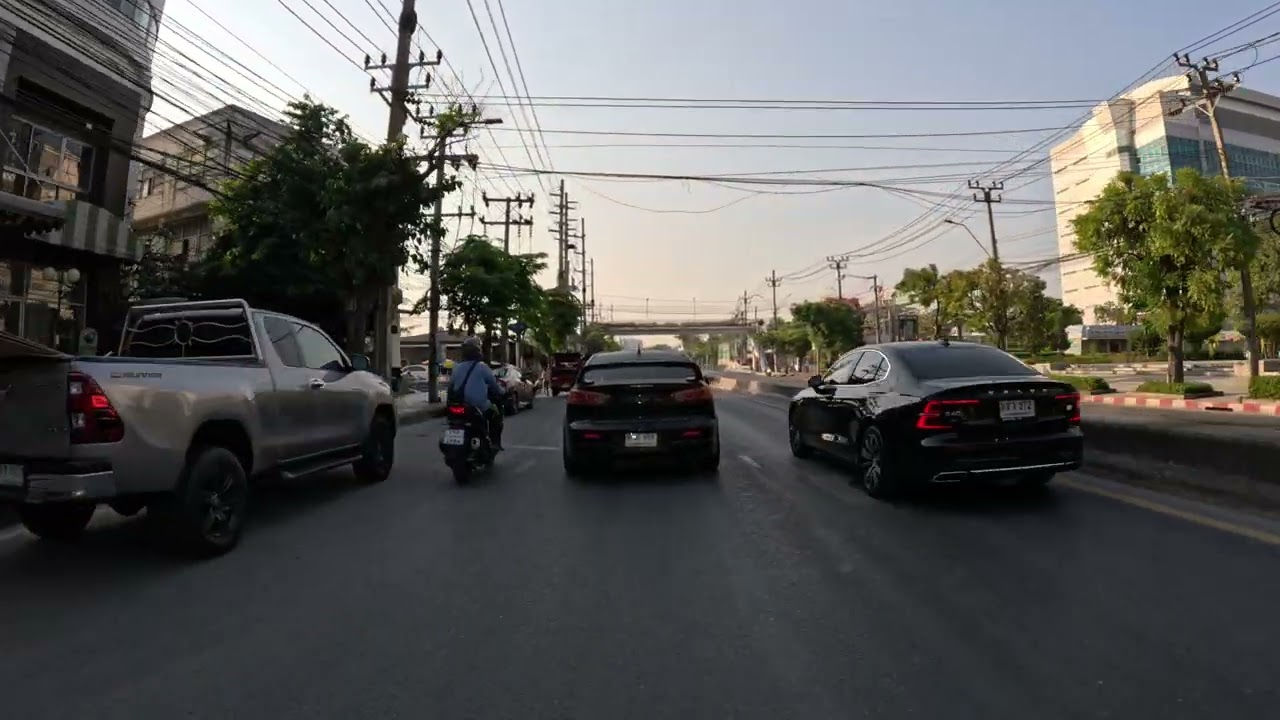 POV: Riding around Bangkok on a Vespa. Video 23 Part B