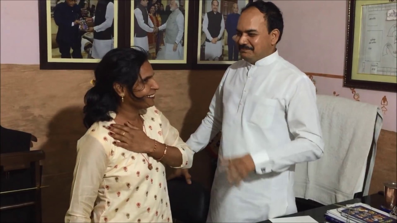 देखें जादू : सिर्फ 5 मिनट में गर्दन को ओपरेशन से केसे बचाया , गर्दन का दर्द परमानेंट गायब