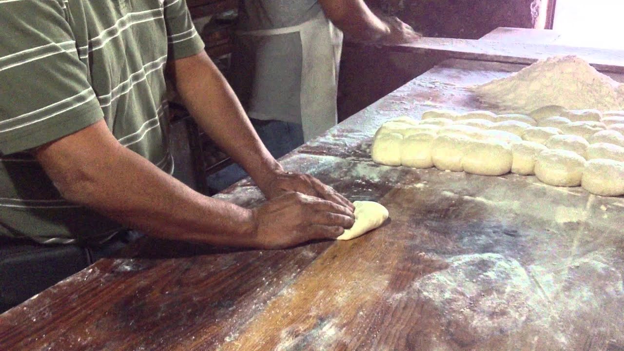Procedimiento para hacer bolillos o virotes