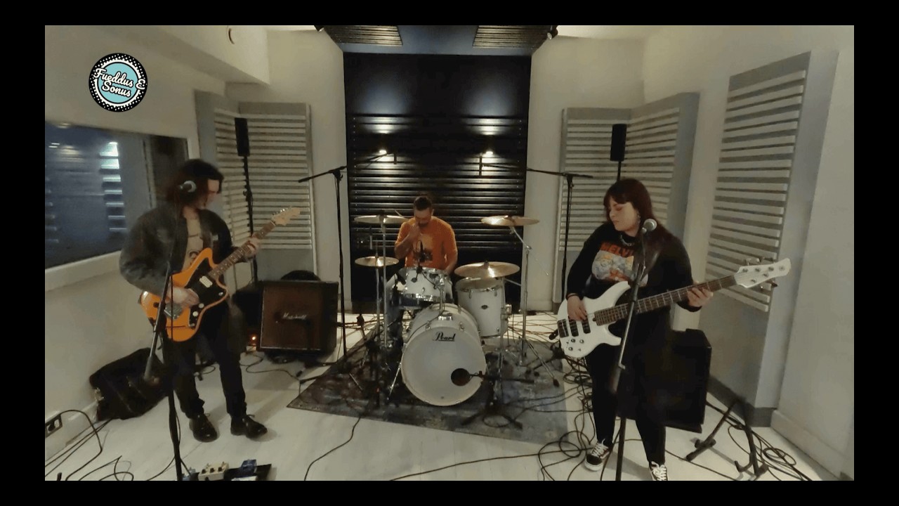 PEREGRIN - PIORE (LIVE @ fueddus e sonus)