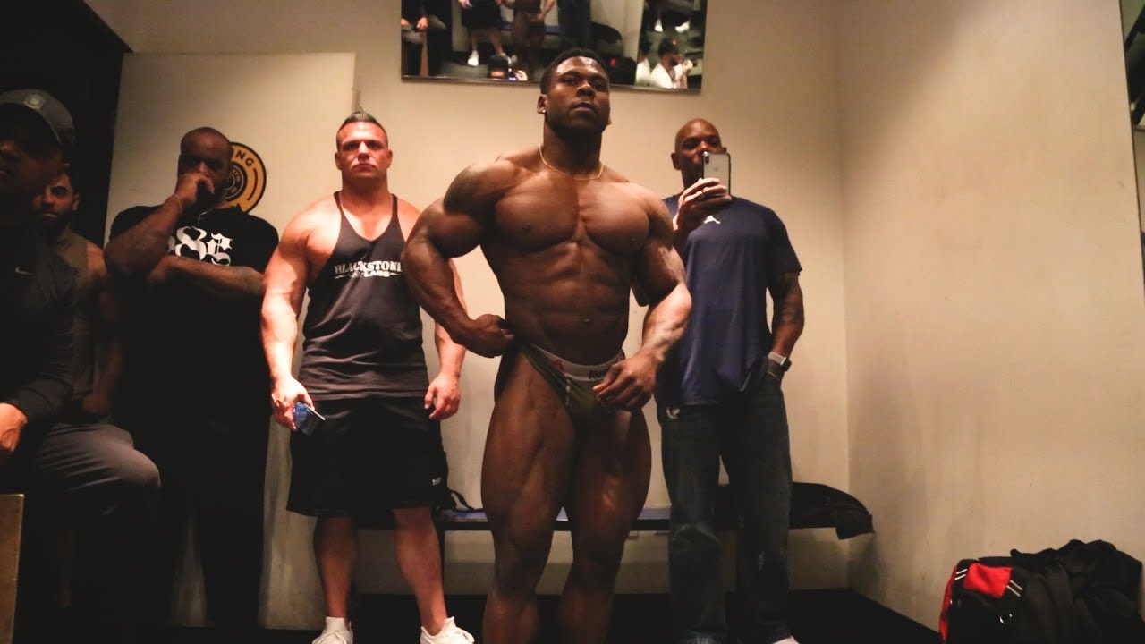 Road to the Arnold: Keone Pearson Posing in The Mecca with Flex Wheeler