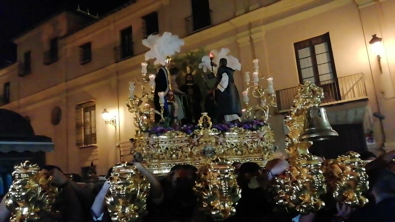 Jesús del Rescate en la curva Molina Lario con Santa María, procesión magna 30 de octubre de 2021