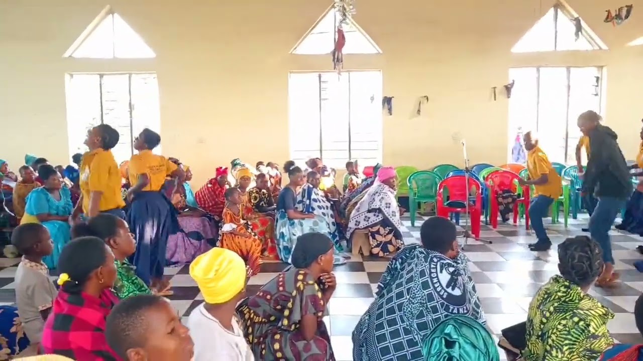 BWANA NI NURU YANGU @ KWAYA YA VIJANA SALVATION  wakiimba kwenye ibada ya leo 15/03/2026