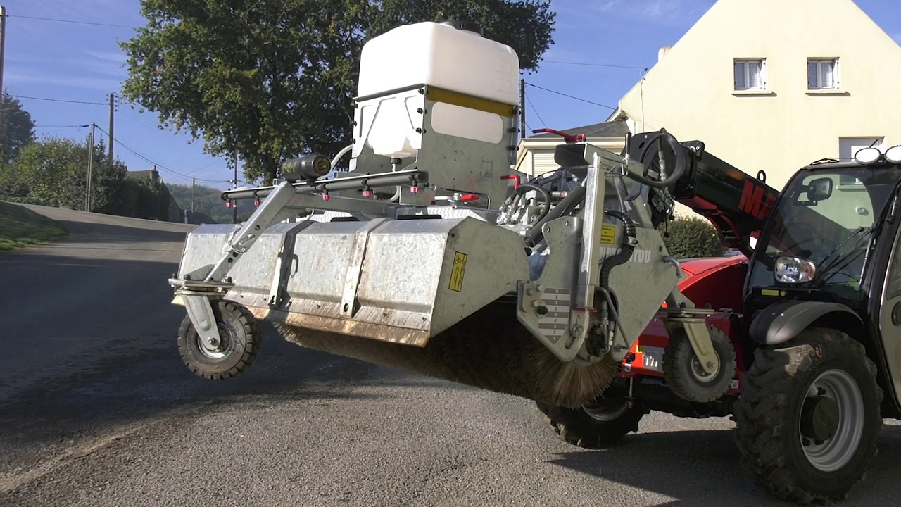 2 in 1 Sweeper - SCC range  | Manitou Attachment