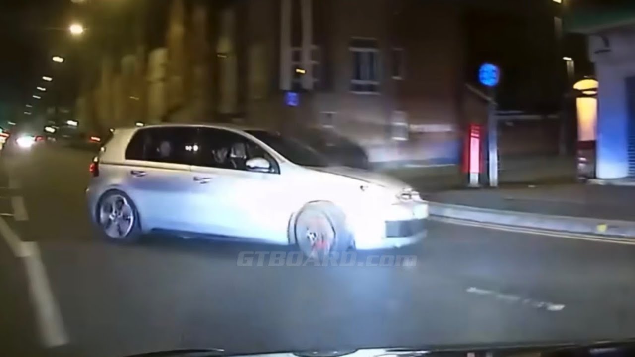 Безумная полицейская погоня на скорости 130 миль в час 😱 VW Golf GTI против британской полиции — ...