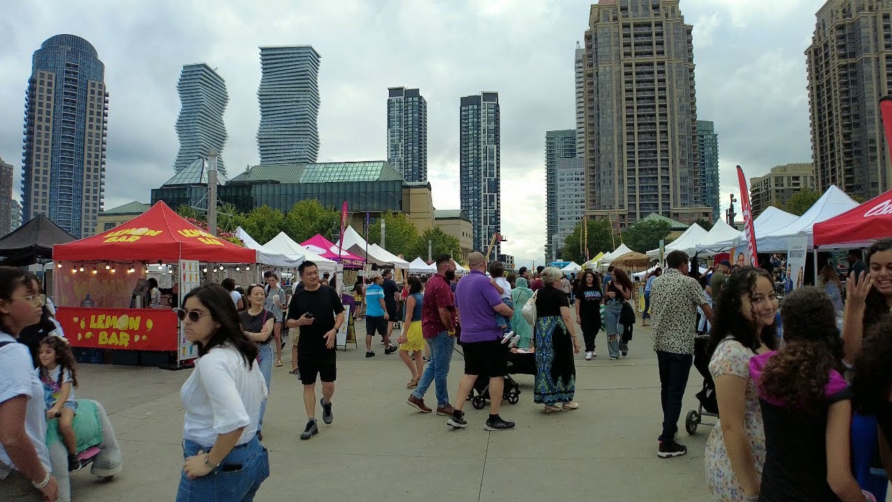 Walking in Downtown Mississauga | Egyptian Festival Celebration Square・4K