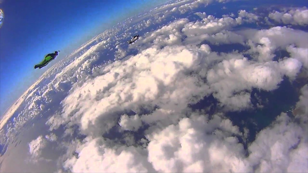 WINGSUIT RACING - Human Flight at 140mph!