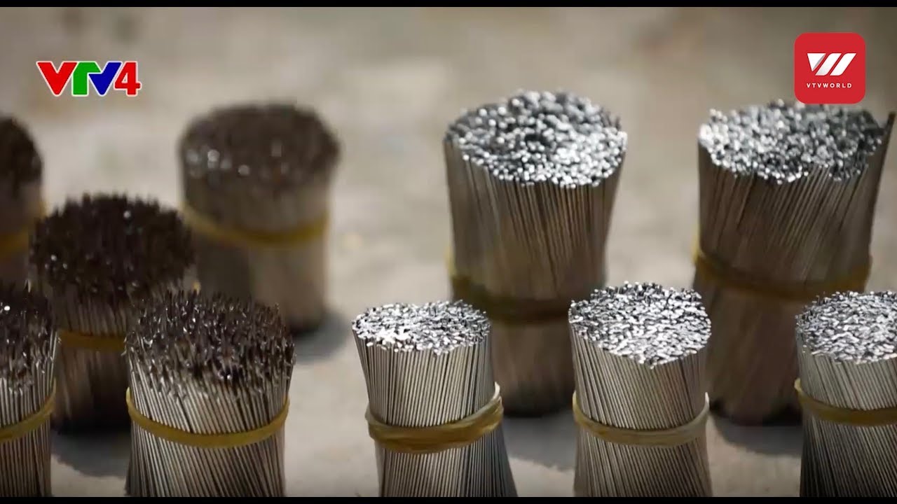 Making Fishing Hooks in My Hoa Village (part 1) | Vietnam Today